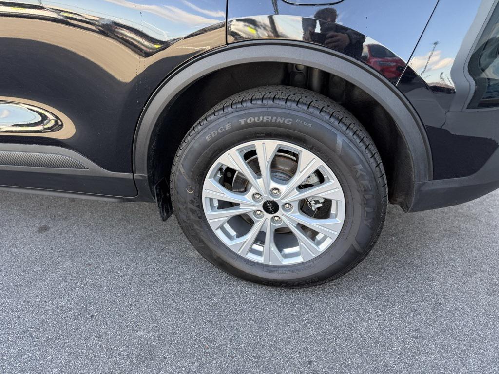 used 2023 Ford Escape car, priced at $22,199