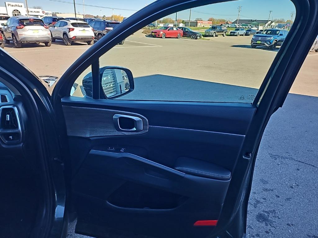 used 2023 Kia Sorento car, priced at $28,799