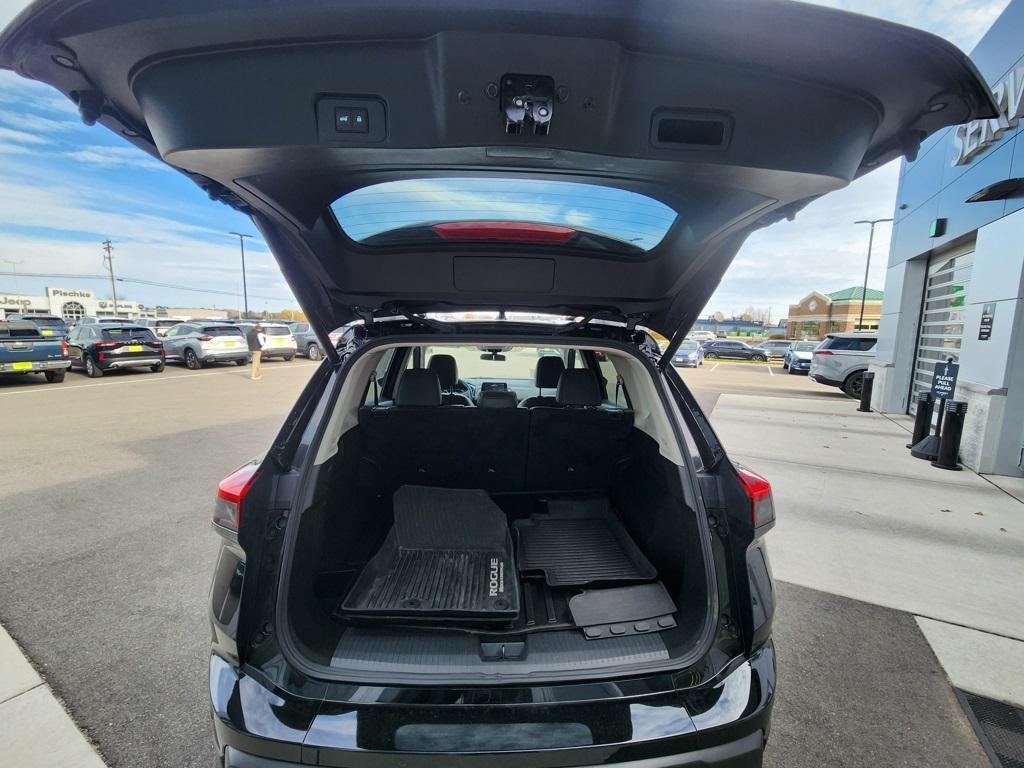 used 2025 Nissan Rogue car, priced at $27,999