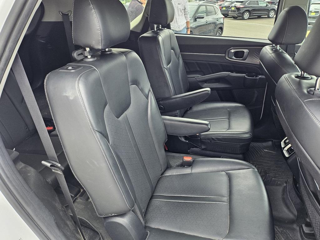 used 2021 Kia Sorento car, priced at $23,372