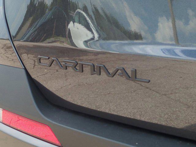 new 2025 Kia Carnival Hybrid car, priced at $53,174