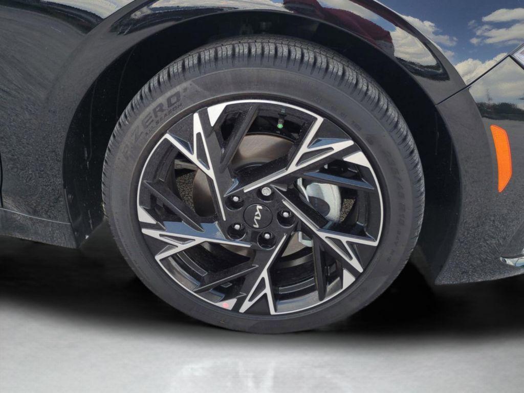 new 2026 Kia K5 car, priced at $28,543