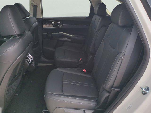 new 2025 Kia Sorento Hybrid car, priced at $39,477