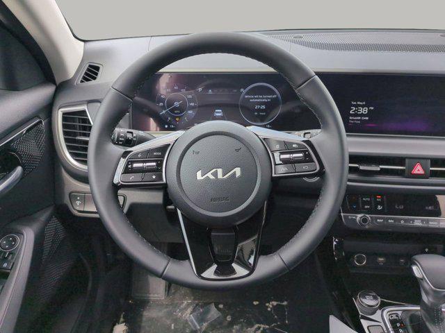 new 2025 Kia Seltos car, priced at $27,060