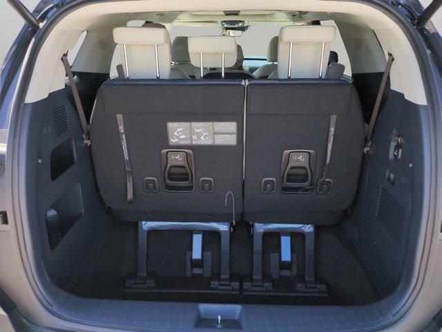 new 2025 Kia Carnival Hybrid car, priced at $47,341