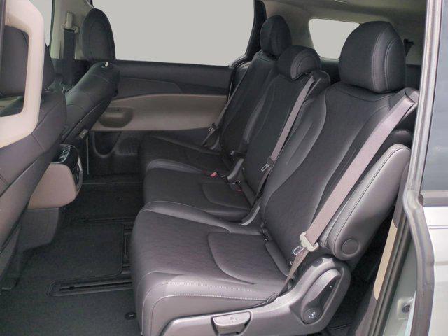 new 2025 Kia Carnival Hybrid car, priced at $46,274