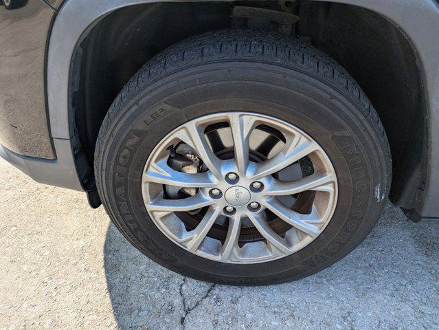 used 2019 Jeep Cherokee car, priced at $16,895