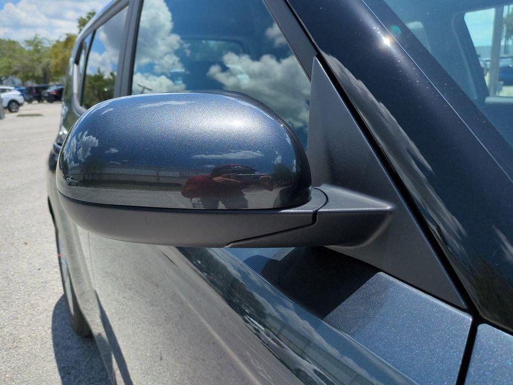 new 2025 Kia Soul car, priced at $19,917