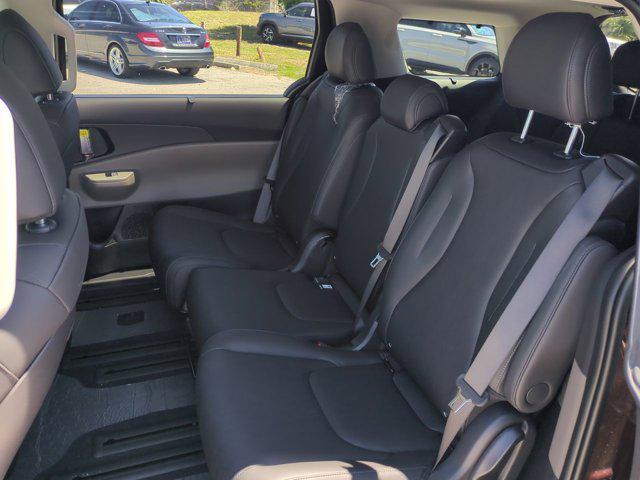 new 2025 Kia Carnival Hybrid car, priced at $48,119