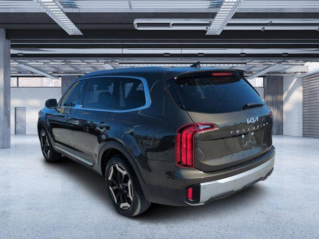 used 2023 Kia Telluride car, priced at $32,100