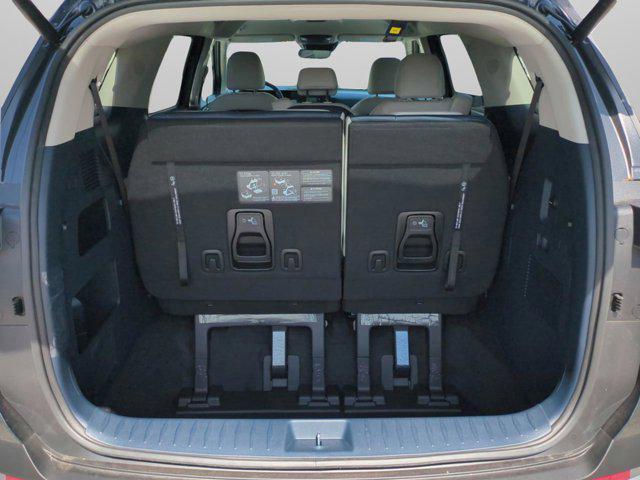 new 2025 Kia Carnival car, priced at $39,638