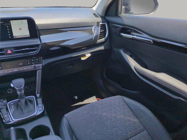 new 2025 Kia Seltos car, priced at $25,013