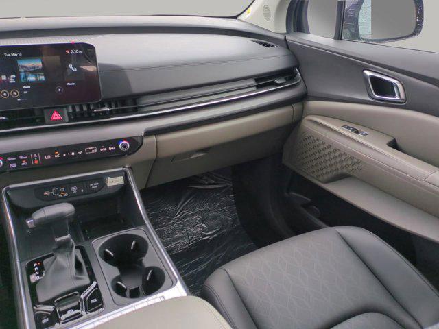 new 2025 Kia Carnival car, priced at $39,991
