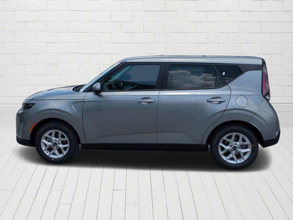 new 2025 Kia Soul car, priced at $19,989
