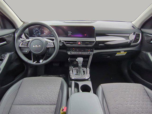 new 2025 Kia Seltos car, priced at $27,568