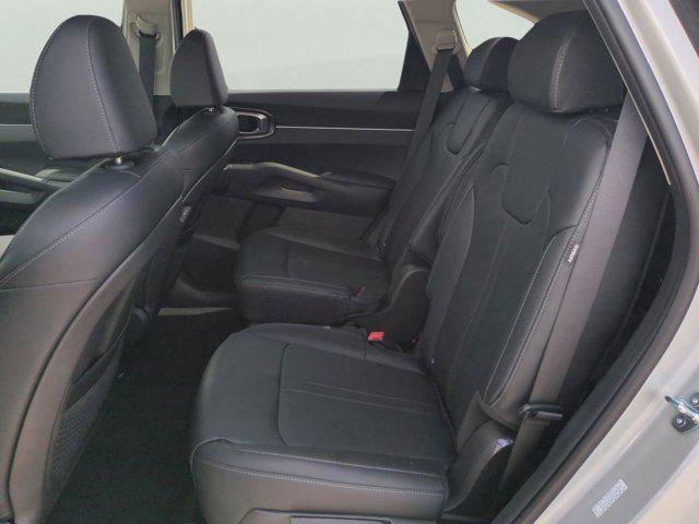 new 2025 Kia Sorento Hybrid car, priced at $38,105