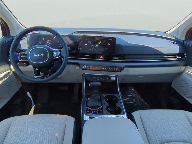 new 2025 Kia Carnival car, priced at $45,220