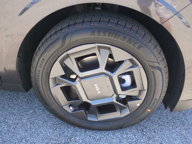new 2025 Kia Carnival car, priced at $45,220