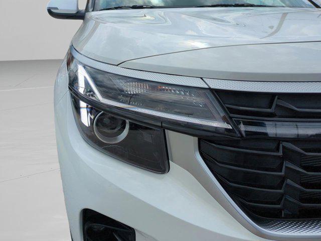 new 2025 Kia Seltos car, priced at $27,060