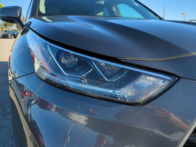 used 2021 Toyota Highlander Hybrid car, priced at $35,695