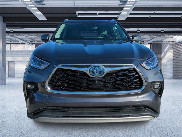 used 2021 Toyota Highlander Hybrid car, priced at $35,695