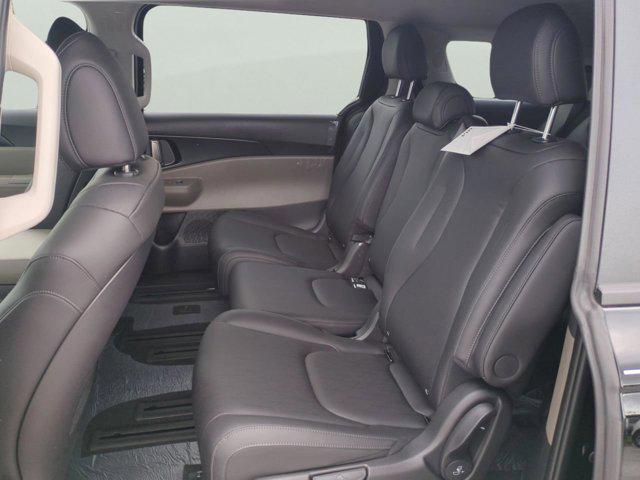 new 2026 Kia Carnival Hybrid car, priced at $42,685