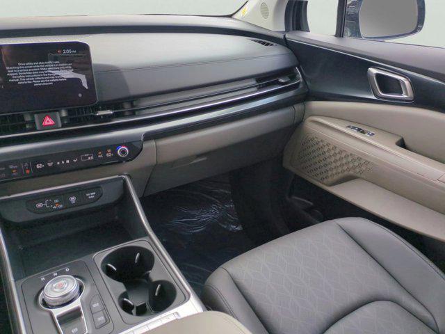 new 2026 Kia Carnival Hybrid car, priced at $42,685