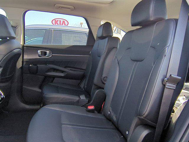 new 2025 Kia Sorento car, priced at $43,168