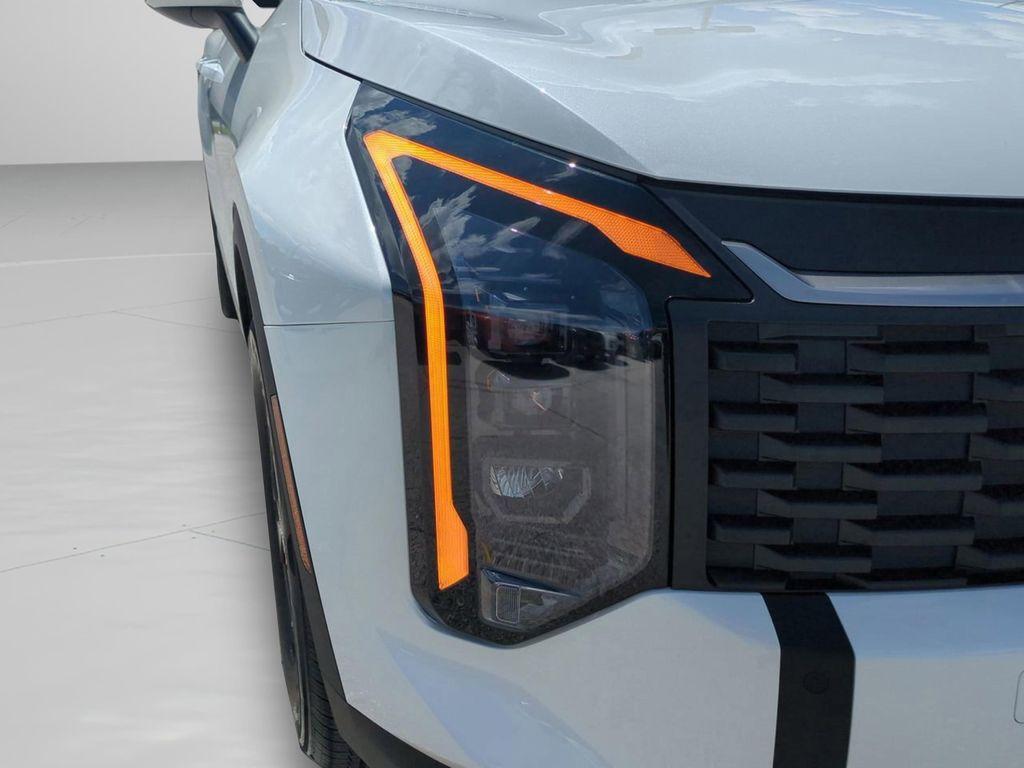 new 2026 Kia Sportage Hybrid car, priced at $29,595