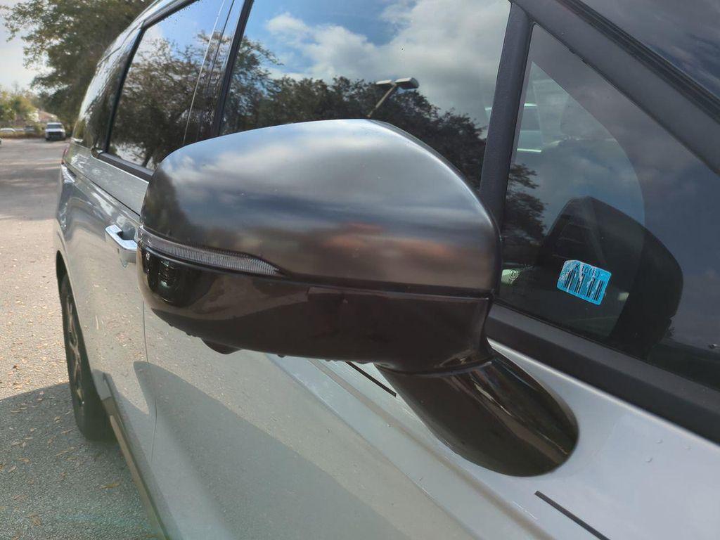 new 2025 Kia Carnival car, priced at $52,600