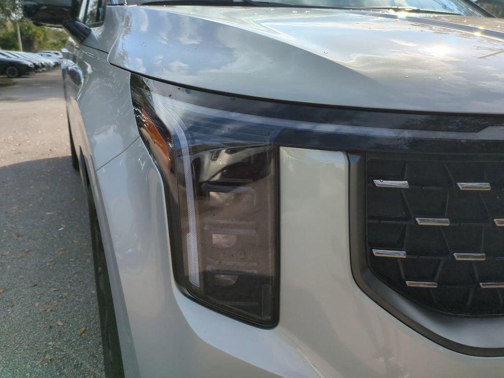 new 2025 Kia Carnival car, priced at $52,600