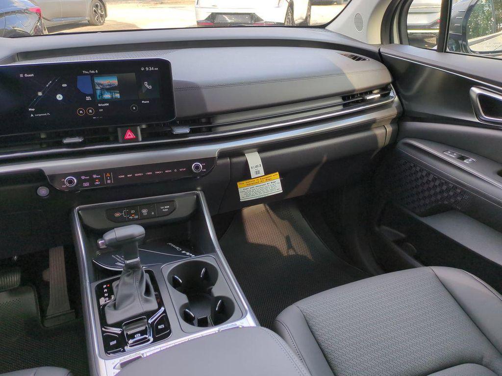 new 2025 Kia Carnival car, priced at $52,600