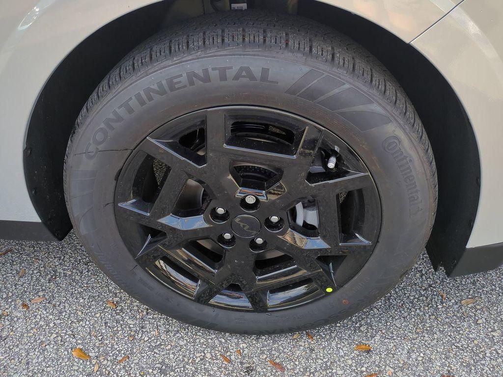 new 2025 Kia Carnival car, priced at $52,600