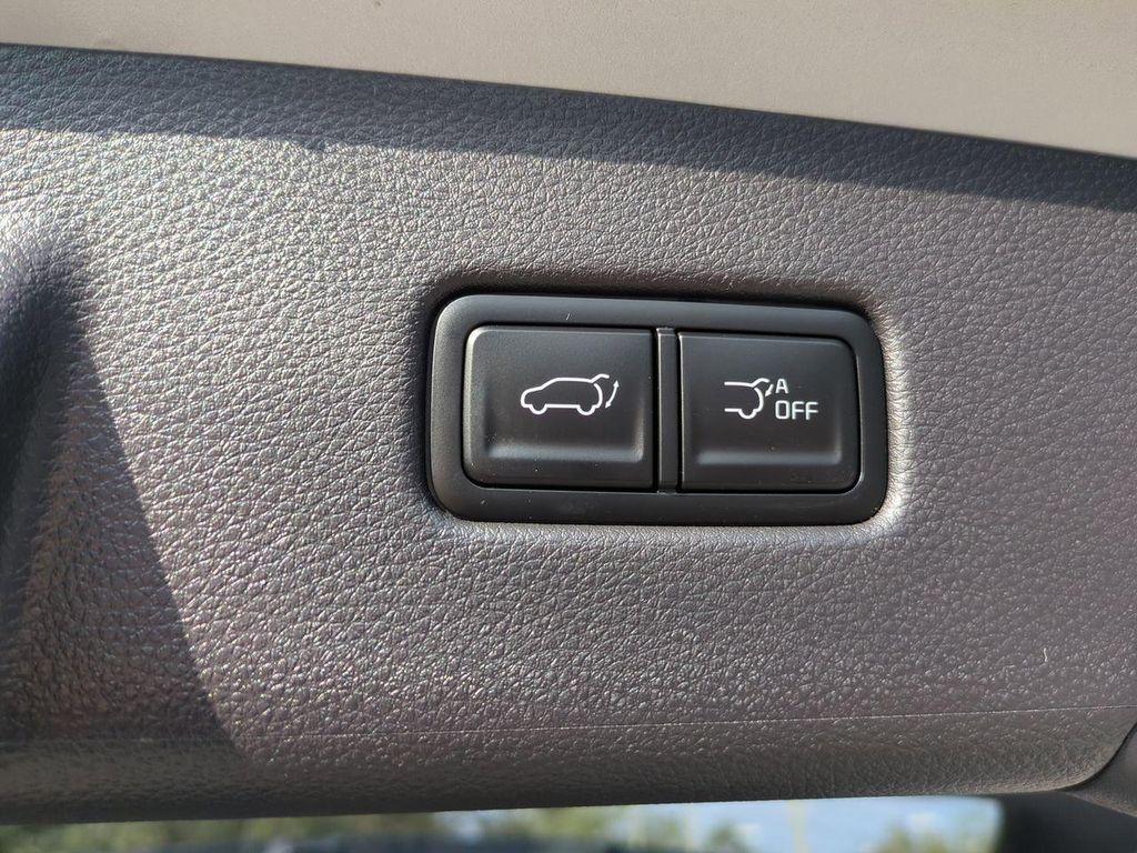 new 2025 Kia Carnival car, priced at $52,600