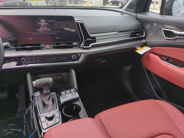 new 2025 Kia Sportage car, priced at $35,175