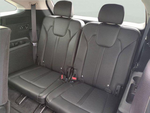 used 2024 Kia Sorento car, priced at $32,000