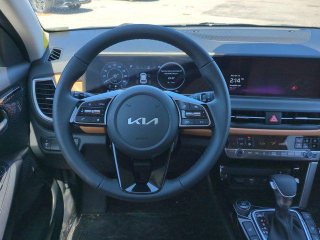 new 2025 Kia Seltos car, priced at $28,736