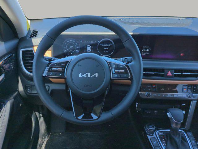 new 2025 Kia Seltos car, priced at $28,398