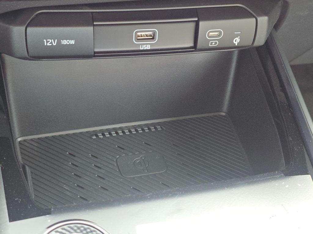 new 2025 Kia Niro car, priced at $25,760