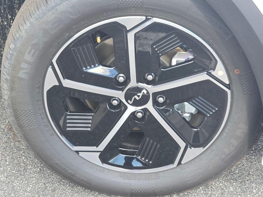 new 2025 Kia Niro car, priced at $25,760