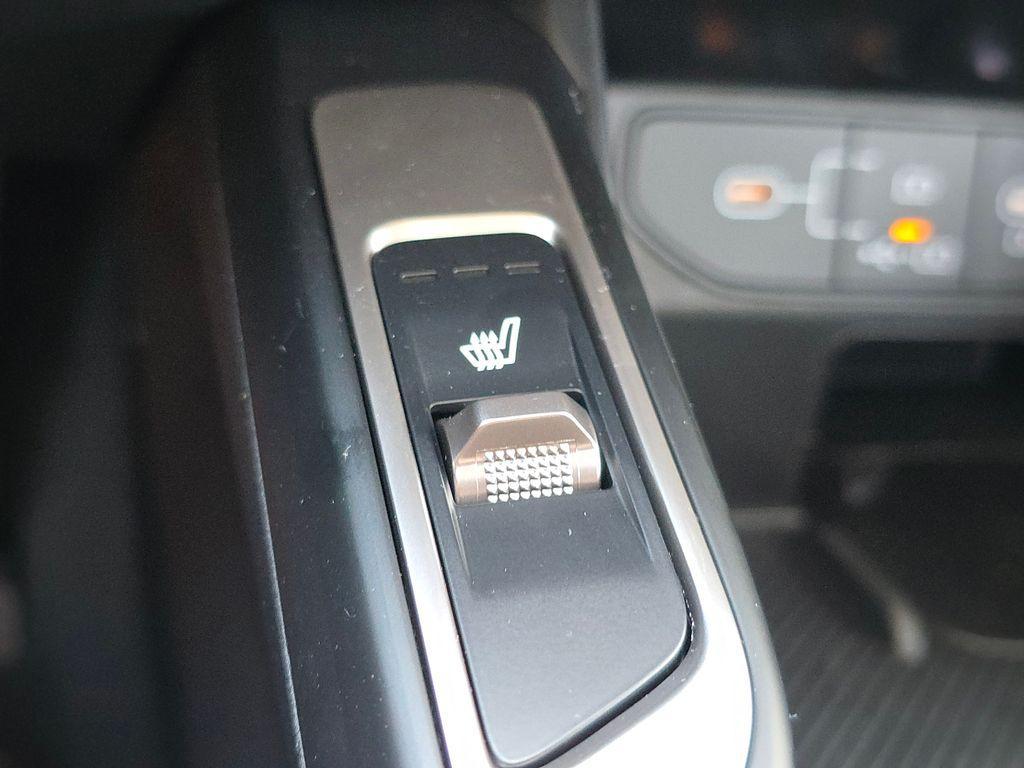 new 2026 Kia Sorento car, priced at $33,137