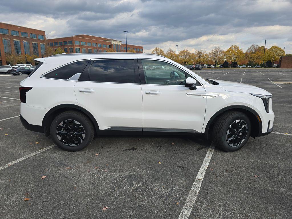 new 2026 Kia Sorento car, priced at $33,479