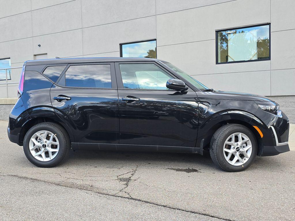 new 2025 Kia Soul car, priced at $21,788