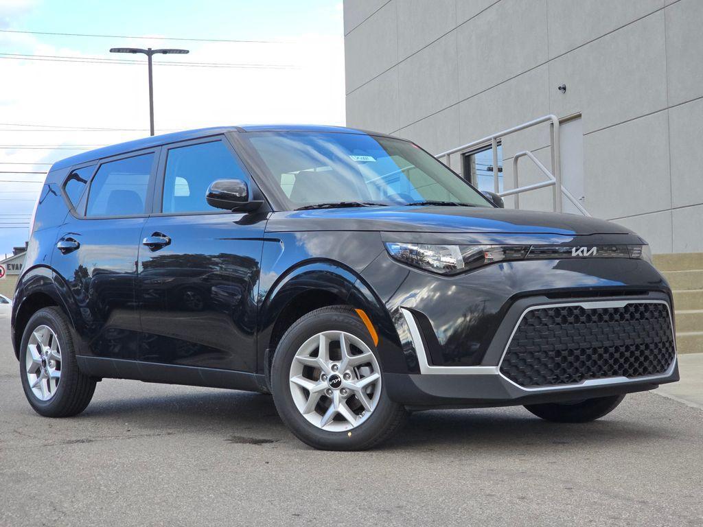 new 2025 Kia Soul car, priced at $21,788