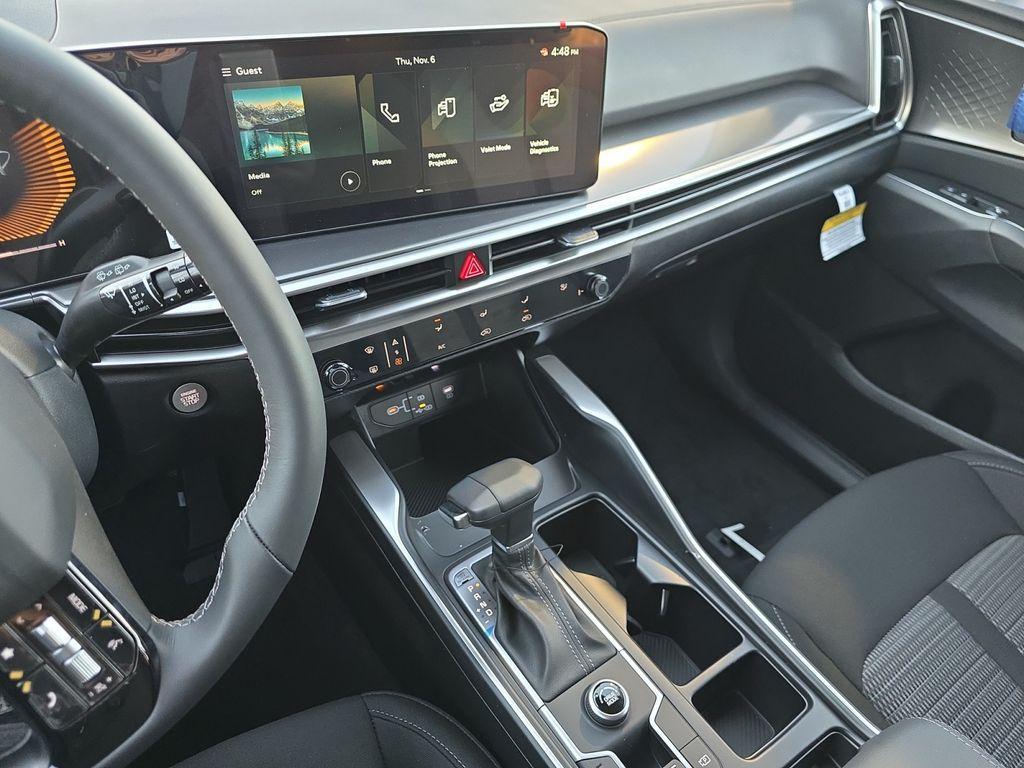 new 2026 Kia Sorento car, priced at $28,677