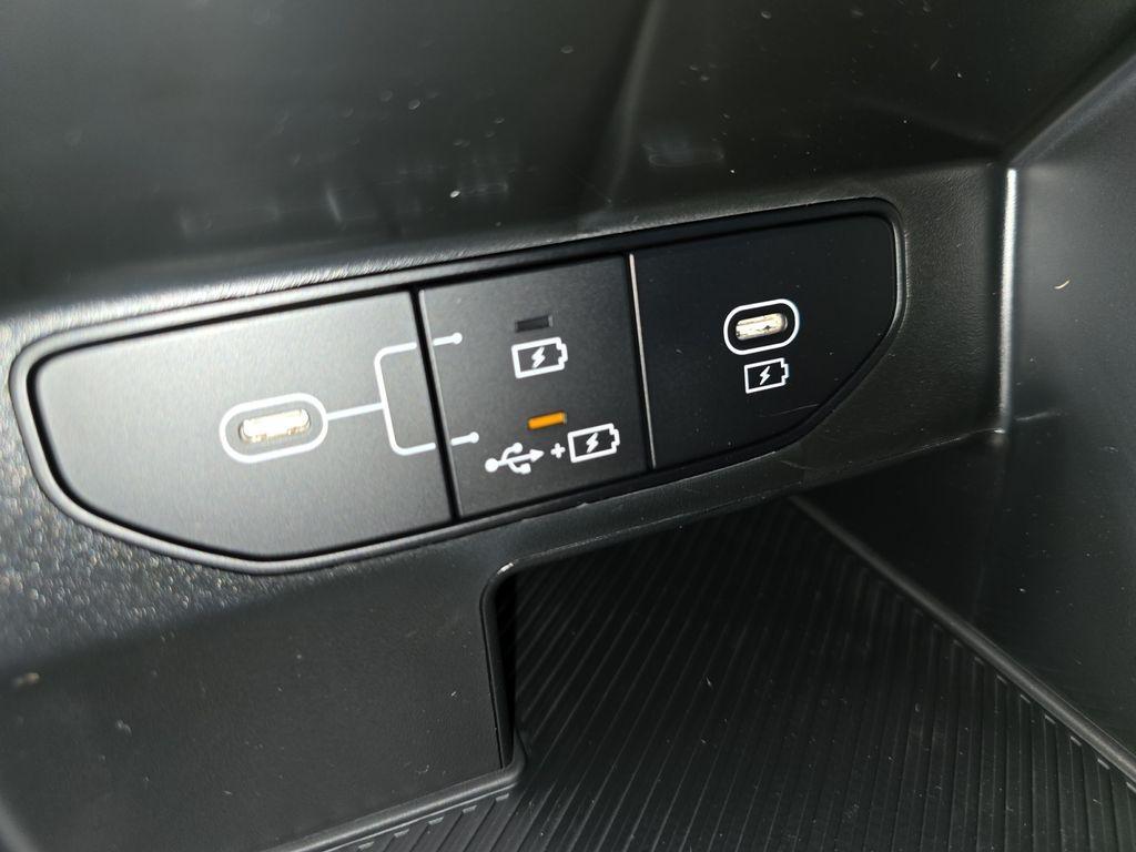 new 2026 Kia Sorento car, priced at $28,677