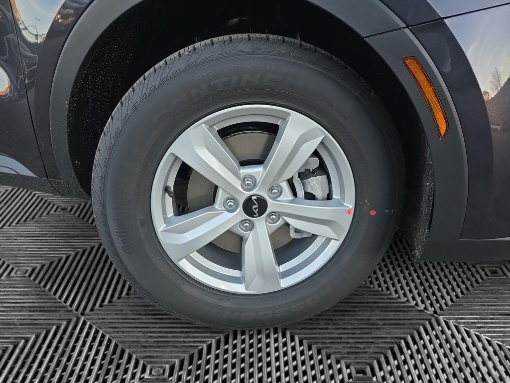 new 2026 Kia Sorento car, priced at $28,677