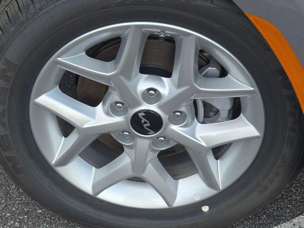 new 2025 Kia Soul car, priced at $19,560