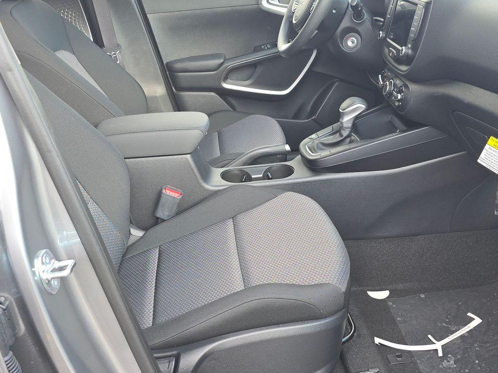 new 2025 Kia Soul car, priced at $19,560