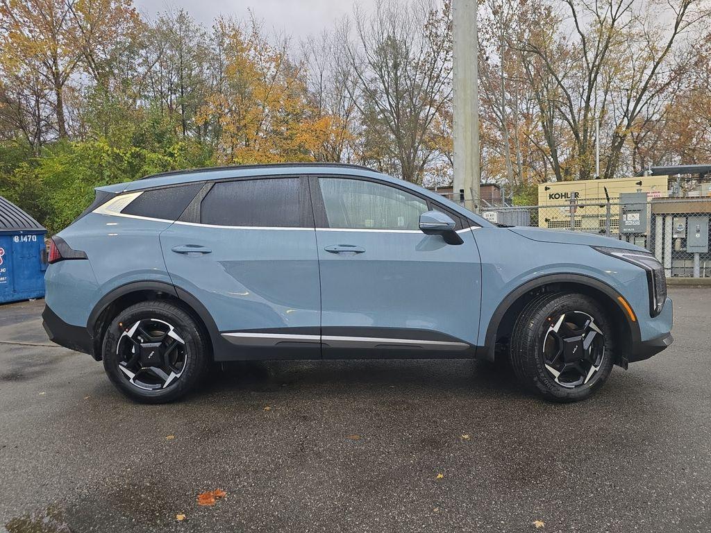 new 2026 Kia Sportage Hybrid car, priced at $32,701